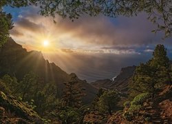 Wyspa La Gomera, Wyspy Kanaryjskie, Góry, Promienie słońca, Morze